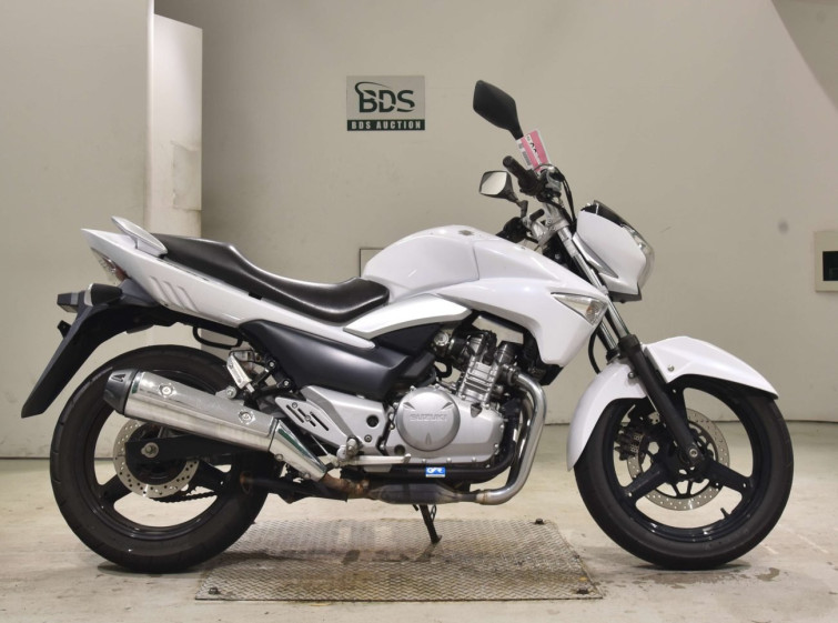 Мотоцикл Suzuki GSR250