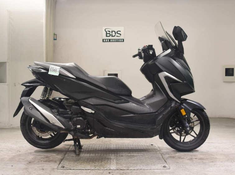 Мотоцикл Honda FORZA с пробегом 75240 km
