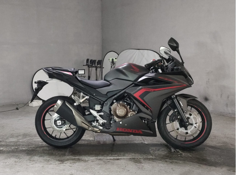 Мотоцикл Honda CBR400R с пробегом 3823 km