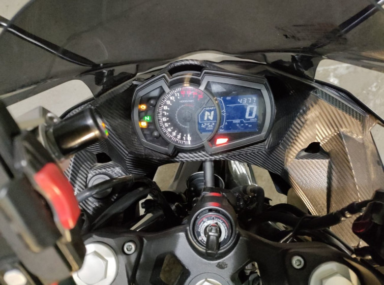 Мотоцикл Kawasaki NINJA400 з пробігом 4377 km