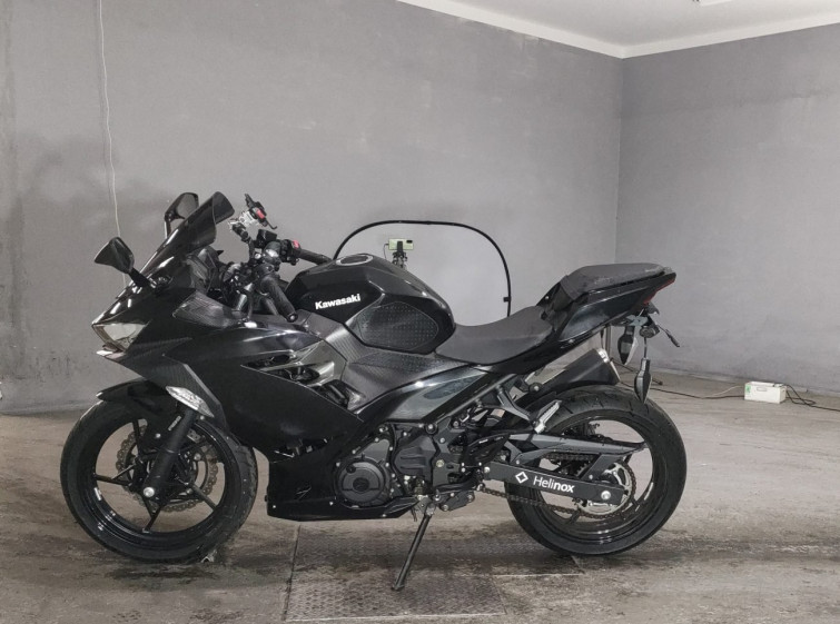Мотоцикл Kawasaki NINJA400 з пробігом 4377 km