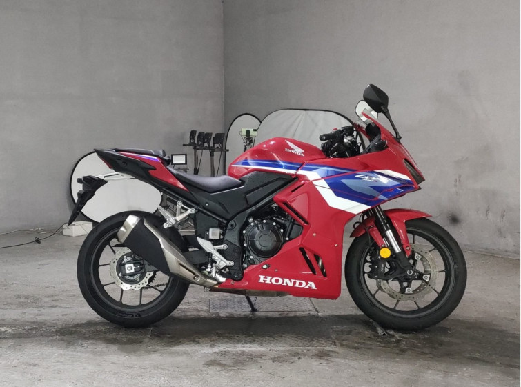 Мотоцикл Honda CBR400R з пробігом 4940 km