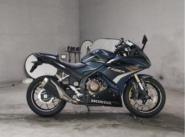 Мотоцикл Honda CBR400R з пробігом 10696 km