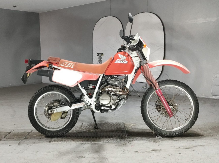 Мотоцикл Honda XLR250R с пробегом 8115 km