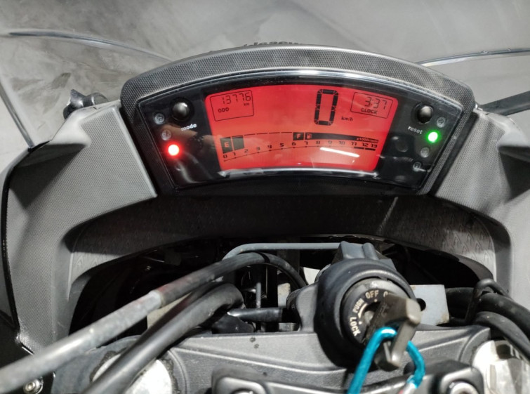 Мотоцикл Kawasaki NINJA400R з пробігом 13776 km