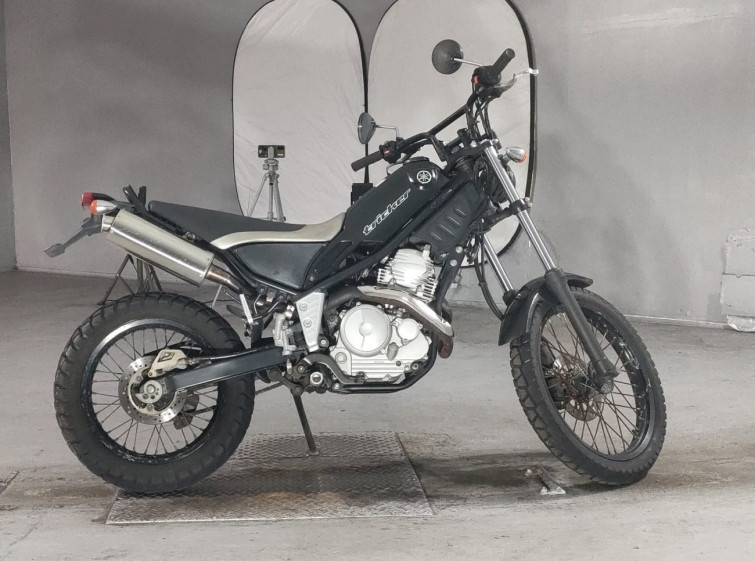 Мотоцикл Yamaha TRICKER с пробегом 16040 km
