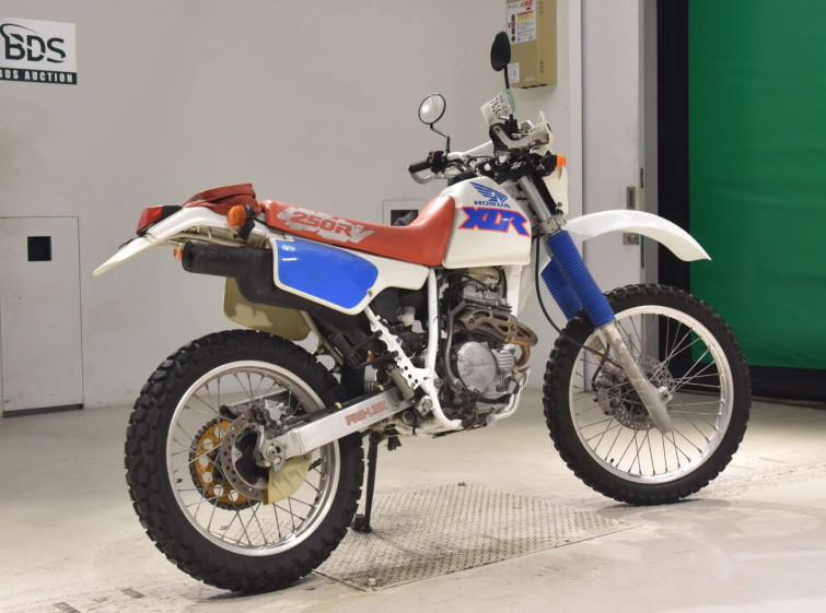 Мотоцикл Honda XLR250R з пробігом 5934 km