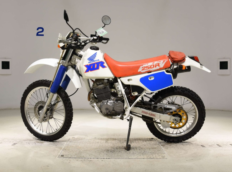 Мотоцикл Honda XLR250R з пробігом 5934 km