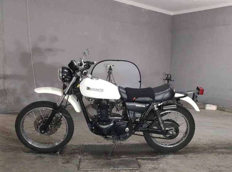 Мотоцикл Kawasaki 250TR с пробегом 33811 km