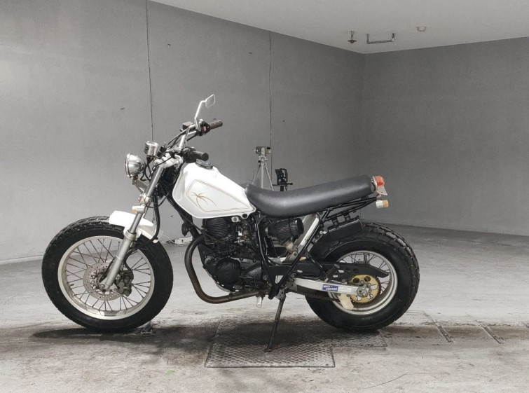 Мотоцикл Yamaha TW200 с пробегом 18478 km