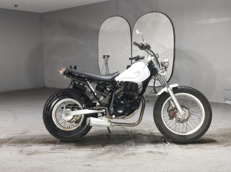 Мотоцикл Yamaha TW200 с пробегом 18478 km