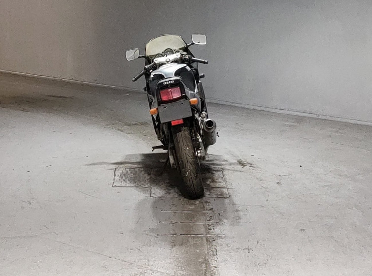 Мотоцикл Yamaha FZR250R з пробігом 7348 km