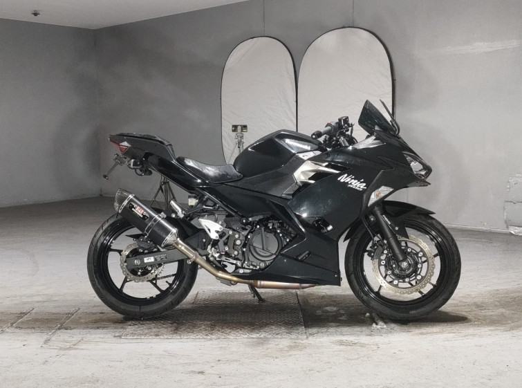 Мотоцикл Kawasaki NINJA400 с пробегом 12133 km