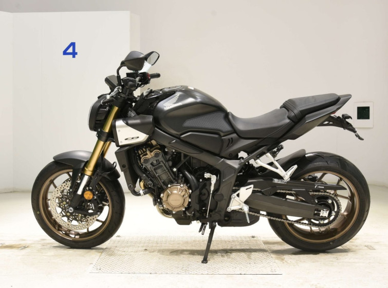 Мотоцикл Honda CB650R-2 с пробегом 2425 km
