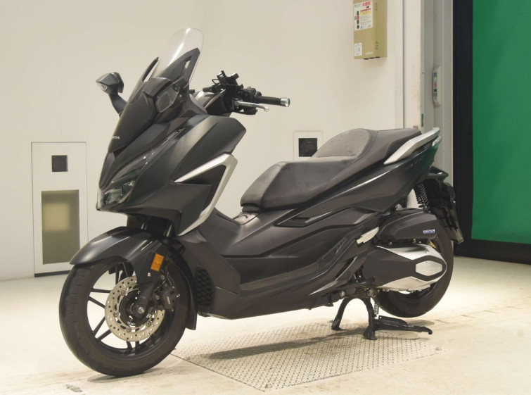 Мотоцикл Honda FORZA з пробігом 33755 km