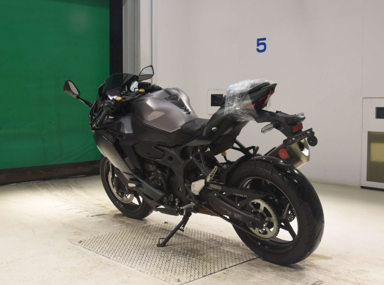 Мотоцикл Kawasaki ZX-4R SE з пробігом 9366 km
