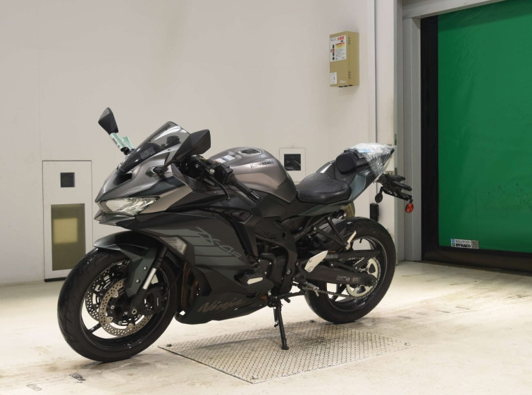 Мотоцикл Kawasaki ZX-4R SE з пробігом 9366 km