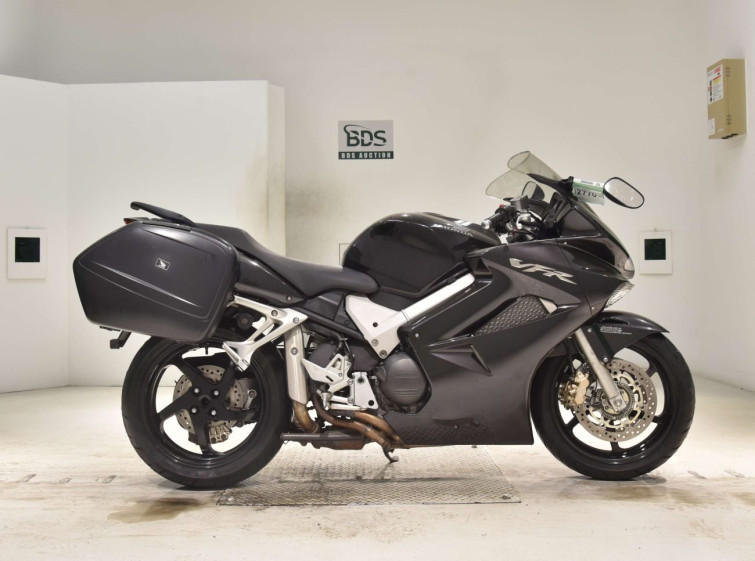 Мотоцикл Honda VFR800A з пробігом 17731 km