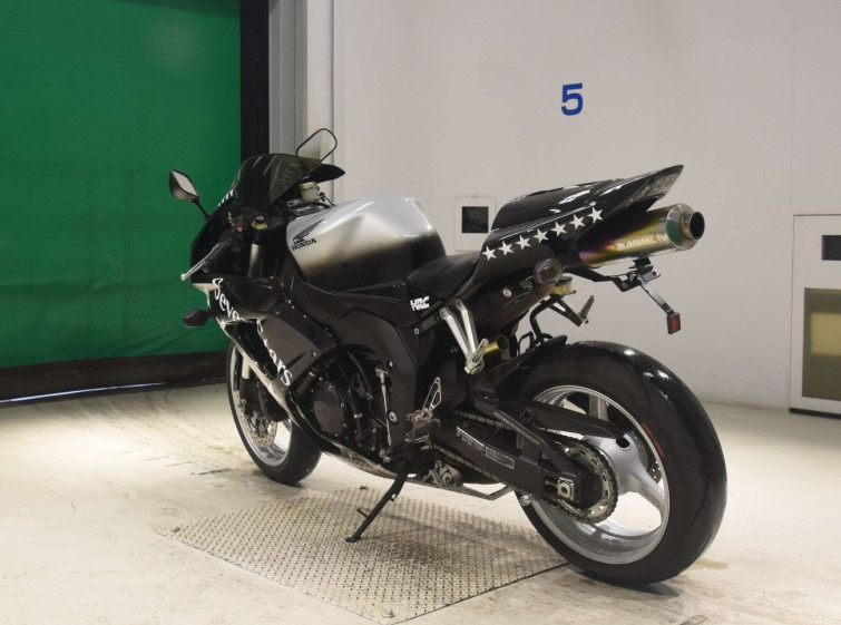 Мотоцикл Honda CBR1000RR з пробігом 46002 km