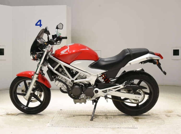 Мотоцикл Honda VTR250 с пробегом 1619 km