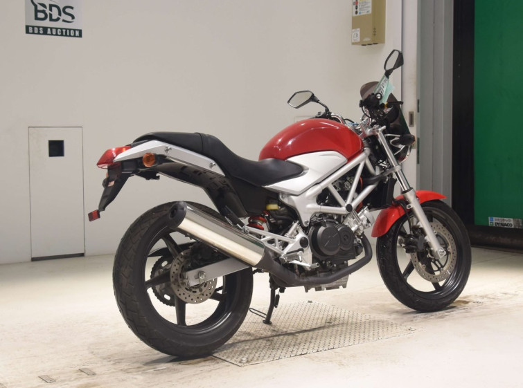 Мотоцикл Honda VTR250 с пробегом 1619 km