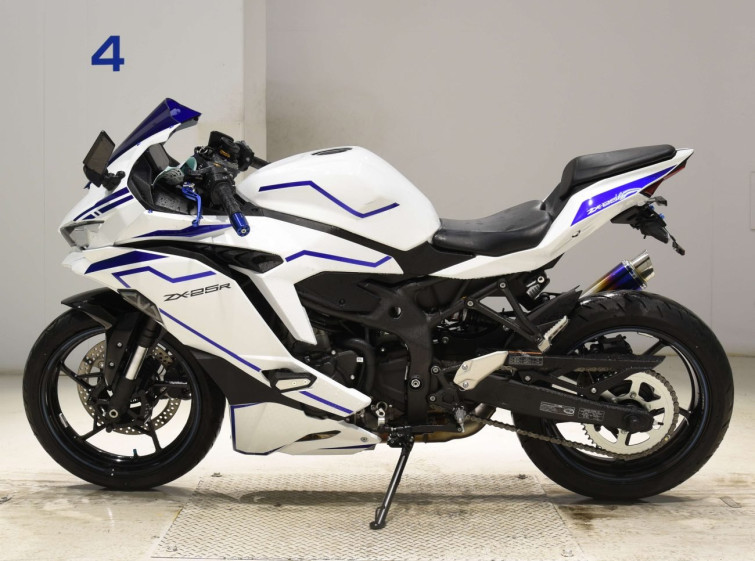 Мотоцикл Kawasaki ZX-25R-2SE з пробігом 1118 km