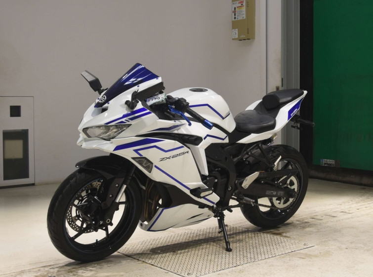 Мотоцикл Kawasaki ZX-25R-2SE з пробігом 1118 km