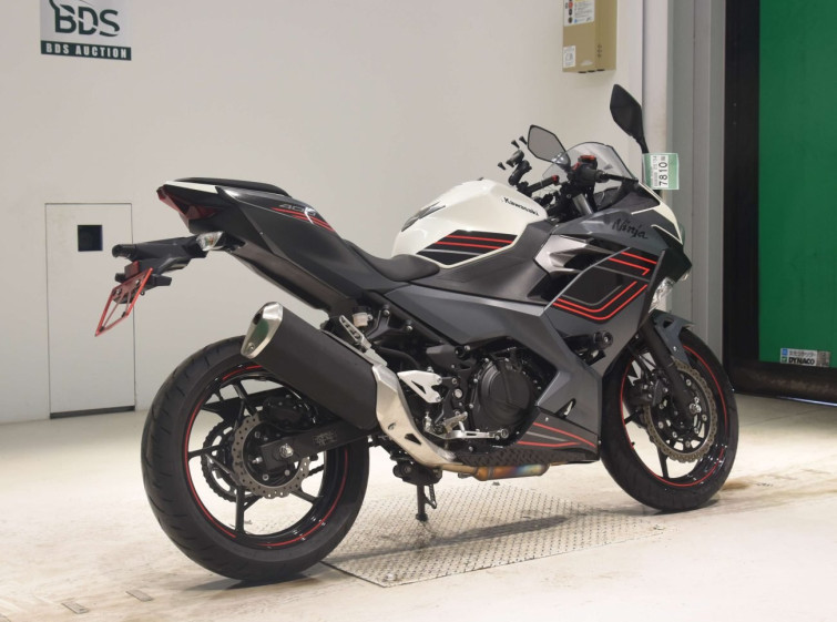 Мотоцикл Kawasaki NINJA400 с пробегом 2788 km