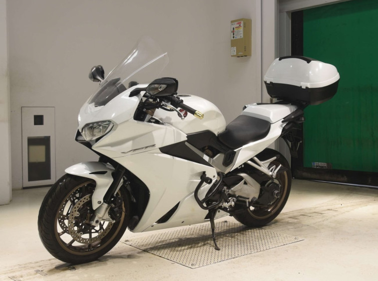 Мотоцикл Honda VFR800F с пробегом 27937 km