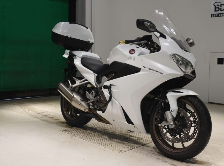 Мотоцикл Honda VFR800F с пробегом 27937 km