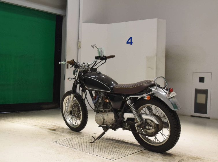 Мотоцикл Yamaha SR400 з пробігом 8102 km