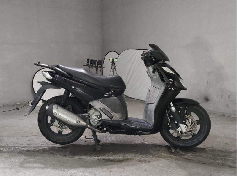 Мотоцикл Aprilia SPORTCITY250