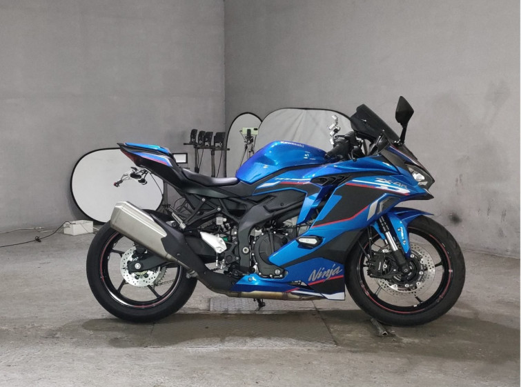 Мотоцикл Kawasaki ninja zx-4r se з пробігом 3062 km