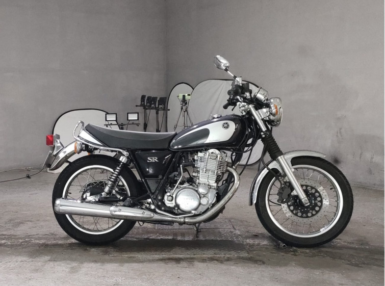 Мотоцикл Yamaha SR400 с пробегом 7744 km