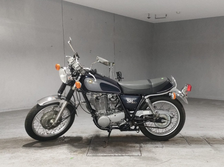 Мотоцикл Yamaha SR400 с пробегом 9697 km