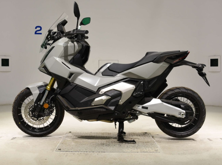 Мотоцикл Honda X-ADV750-2 з пробігом 9 km