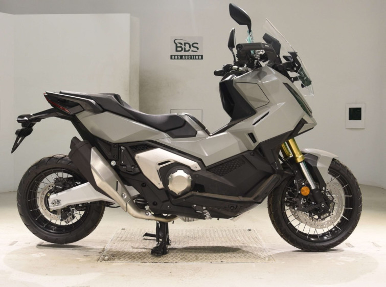Мотоцикл Honda X-ADV750-2 з пробігом 9 km