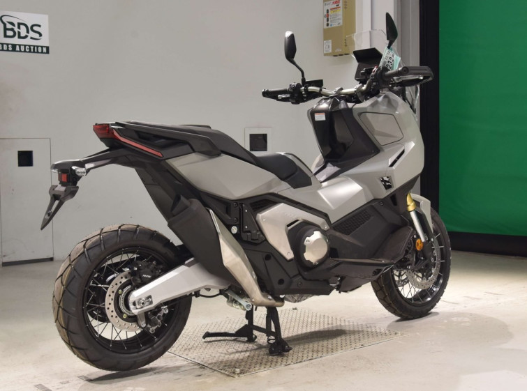 Мотоцикл Honda X-ADV750-2 з пробігом 9 km