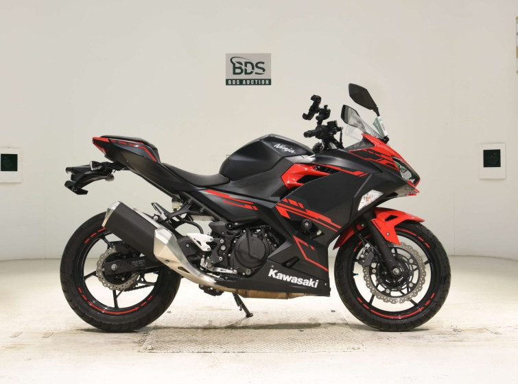 Мотоцикл Kawasaki NINJA250