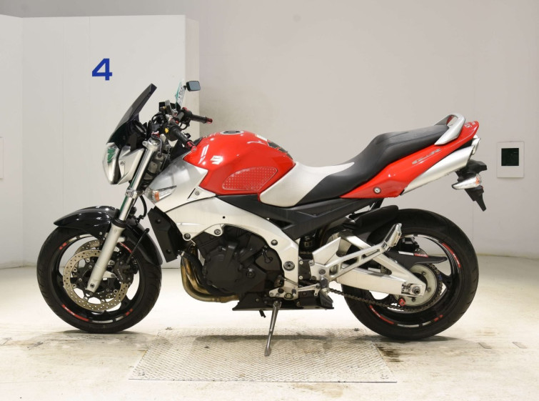 Мотоцикл Suzuki GSR400 з пробігом 29037 km