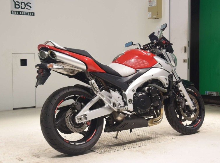 Мотоцикл Suzuki GSR400 з пробігом 29037 km