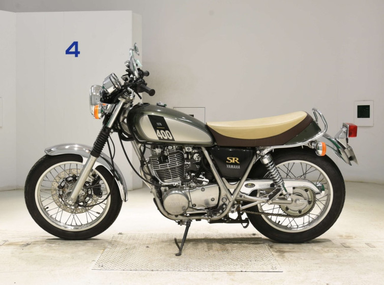 Мотоцикл Yamaha SR400 з пробігом 8023 km