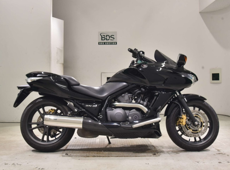 Мотоцикл Honda DN-01 з пробігом 21491 km