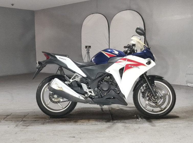 Мотоцикл Honda CBR250R з пробігом 9206 km