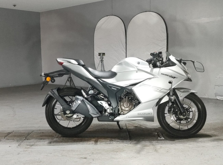 Мотоцикл Suzuki GIXXER SF250 з пробігом 664 km