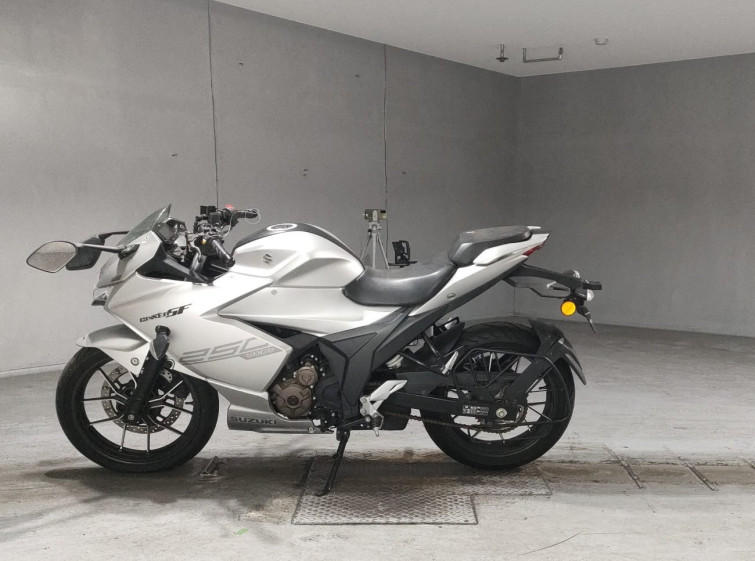 Мотоцикл Suzuki GIXXER SF250 з пробігом 664 km