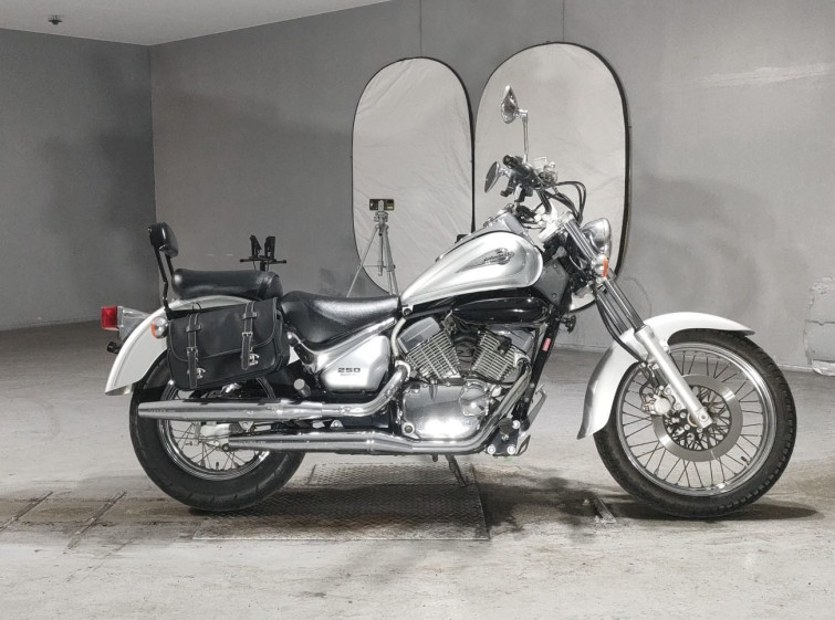 Мотоцикл Suzuki INTRUDER 250LC з пробігом 17961 km
