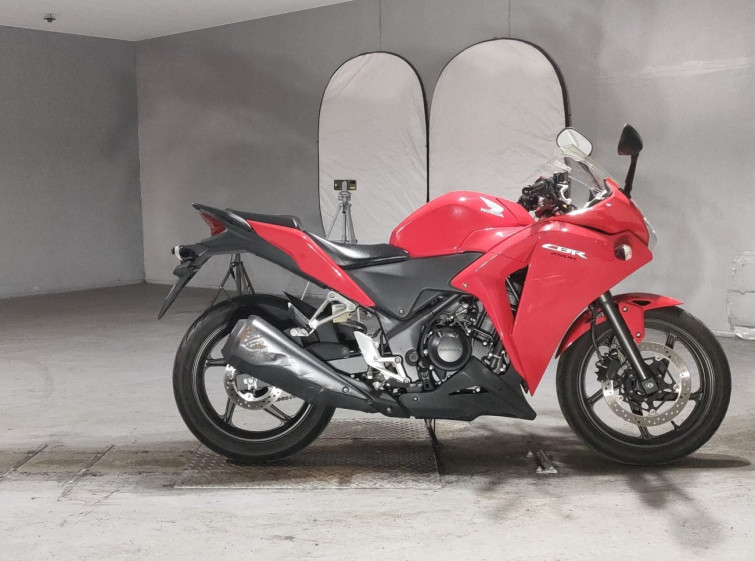 Мотоцикл Honda CBR250R с пробегом 9521 km