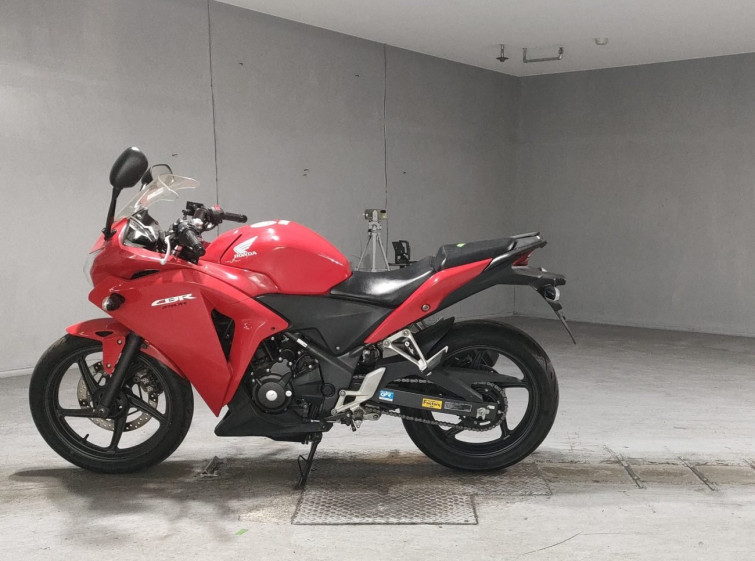 Мотоцикл Honda CBR250R с пробегом 9521 km