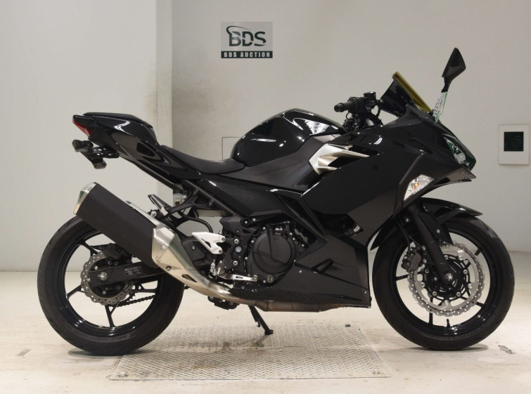 Мотоцикл Kawasaki NINJA400 з пробігом 23207 km